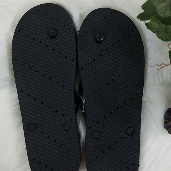 NWOT, WFS, blk, wht. Gray, flipflops, Sz11/12 - Picture 4 of 5